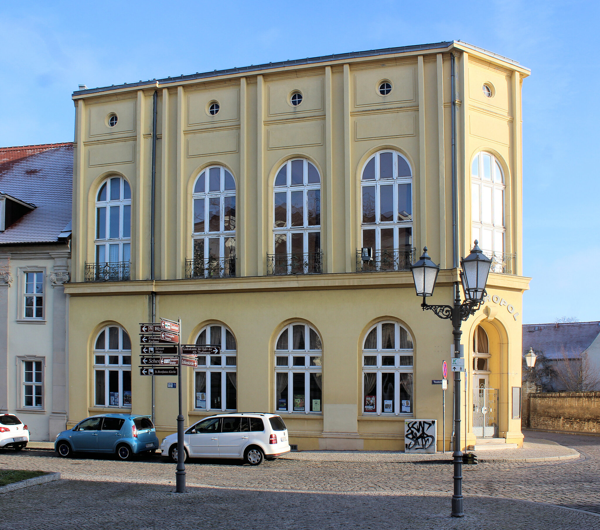 Bernburg,_Haus_Schlossstraße_20_(Metropol)